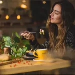 È vero che mangiare la pasta a cena fa male (e fa ingrassare)?